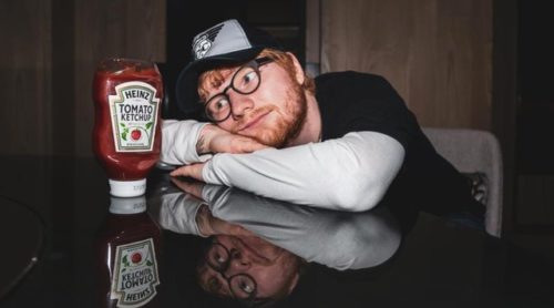 Εκατόν πενήντα μπουκάλια κέτσαπ Heinz με τα τατουάζ του Ed Sheeran