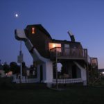 Εσείς έχετε μείνει ποτέ μέσα σε γιγάντιο σκυλί;