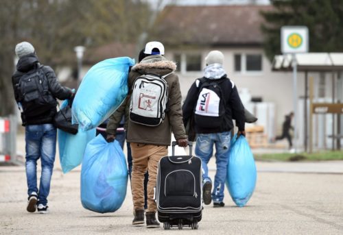 Ιταλία: Σορός μετανάστη βρίσκεται στη θάλασσα εδώ και δυο εβδομάδες χωρίς να το ανασύρει κανείς