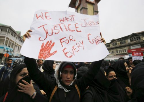 Ινδία: Έξι άνδρες καταδικάστηκαν για τον βιασμό και τον φόνο ενός οκτάχρονου κοριτσιού