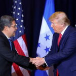 Η Ονδούρα θα δέχεται τους μετανάστες που απελαύνονται από τις ΗΠΑ