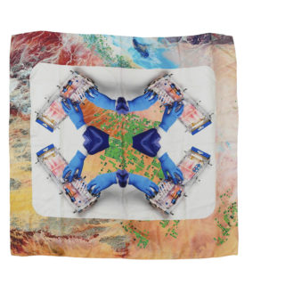 Το Frolic δεν είναι μόνο ένα brand με υπέροχα, μεταξωτά, εικαστικά μαντίλια