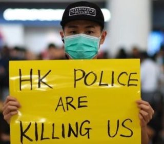 Χονγκ Κονγκ: Συλλήψεις σημαντικών στελεχών του κινήματος διαμαρτυρίας