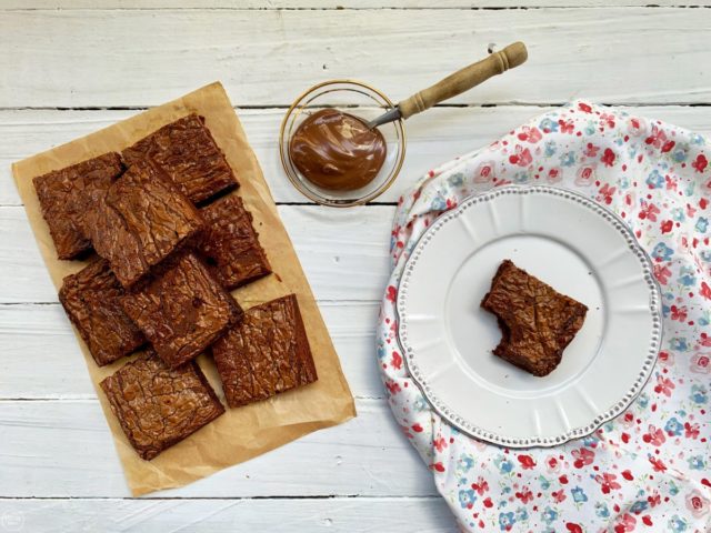 Σου έχουμε συνταγή για πανεύκολα brownies με 4 υλικά