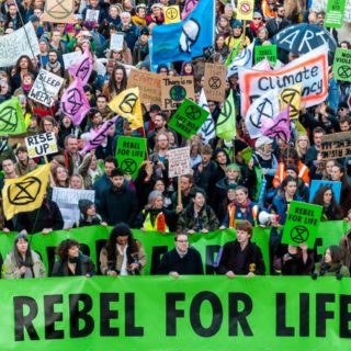 Συλλήψεις ακτιβιστών της οργάνωσης Extinction Rebellion σε όλο τον κόσμο