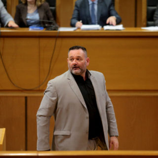 Απολογία Λαγού: Ένας ναζί ευρωβουλευτής που προσβάλλει τα θύματα και το δικαστήριο