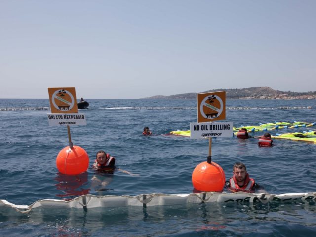 Κινήσεις πολιτών καταγγέλλουν την ψήφιση των συμβάσεων για τους υδρογονάνθρακες