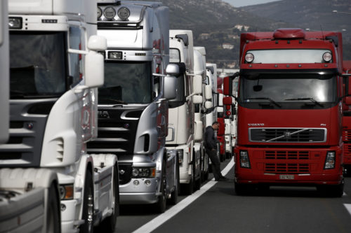 Απαγορεύεται η κυκλοφορία φορτηγών ωφέλιμου φορτίου άνω του 1,5 τόνου κατά την περίοδο εορτασμού της 28ης Οκτωβρίου