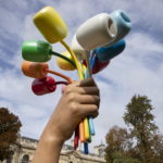 Διχάζει τους Γάλλους το «δώρο» του Τζεφ Κουνς στην πόλη του Παρισιού