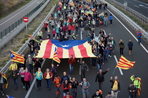 Ισπανία: Σε 51 συλλήψεις προχώρησε η αστυνομία μετά τα βίαια επεισόδια στην Καταλονία
