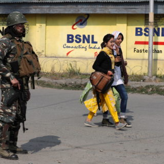 Κασμίρ: Χάνει από σήμερα την αυτονομία του και χωρίζεται σε δυο περιοχές