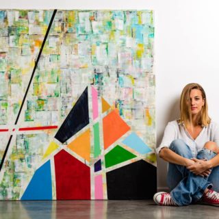 Η Ελιώνα Ντούκνη βουτά στη θάλασσά της ζωγραφικής