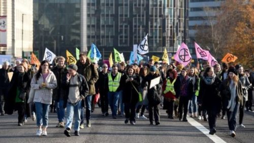 Η αστυνομία του Λονδίνου συνέλαβε 21 ακτιβιστές για το κλίμα