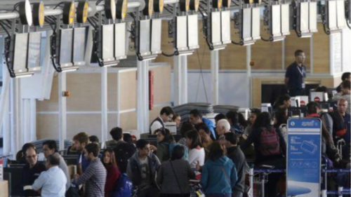 Χιλή: Χιλιάδες επιβάτες έχουν εγκλωβιστεί από χθες στο αεροδρόμιο του Σαντιάγο