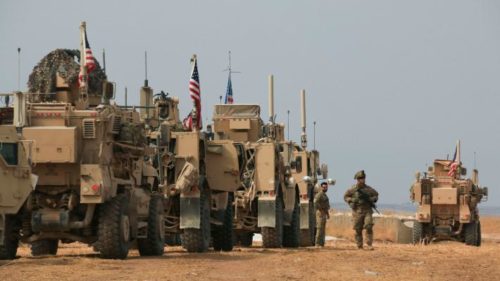 Αμερικανικά στρατεύματα διασχίζουν τα σύνορα του Ιράκ, στο πλαίσιο της αποχώρησής τους από τη Συρία