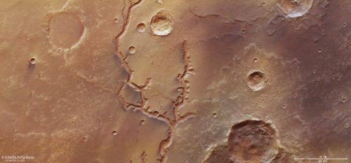 Νέες εκπληκτικές φωτογραφίες από τις αρχαίες κοιλάδες του Άρη