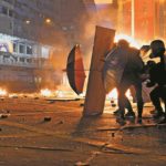 Χονγκ Κονγκ: Περίπου 100 διαδηλωτές παραμένουν στο Πολυτεχνείο