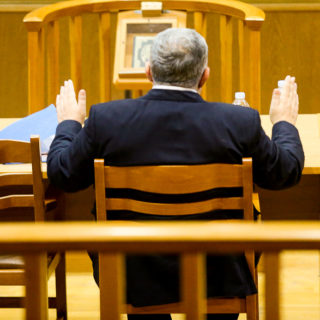 Απολογία Μιχαλολιάκου: Η φθηνή προσπάθεια του φύρερ να σώσει μόνο τον εαυτό του