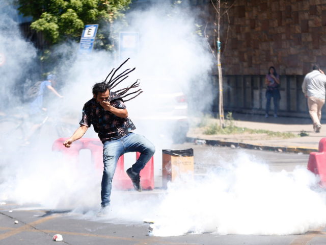 Χιλή: Οι διαδηλώσεις επεκτάθηκαν και στα πλούσια προάστια του Σαντιάγο