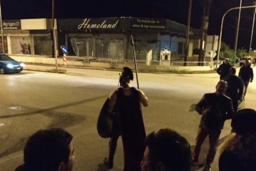 Μακεδονομάχοι μπλόκαραν λεωφορείο τουριστών γιατί τους πέρασαν για πρόσφυγες