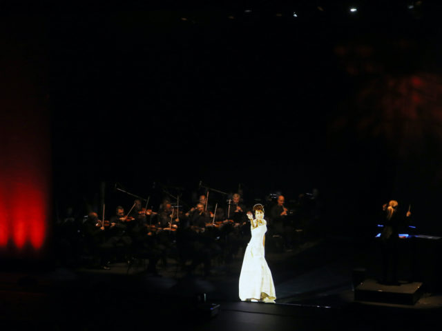 Χθές, στην Αθήνα,  είδα τη Μαρία Κάλλας να τραγουδάει σε συναυλία