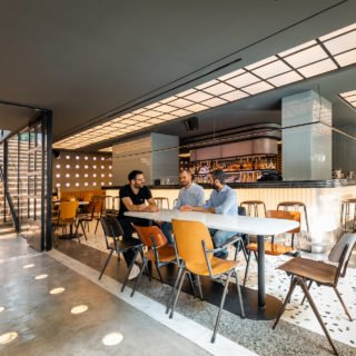 Αυτοί είναι οι Mutiny, οι αρχιτέκτονες που σχεδίασαν τα μαγαζιά που συζητά όλη η Αθήνα