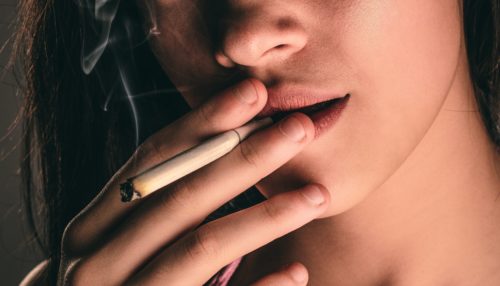 Έρευνα υποστηρίζει ότι το κάπνισμα σχετίζεται με αυξημένο κίνδυνο εμφάνισης ψυχικών νόσων