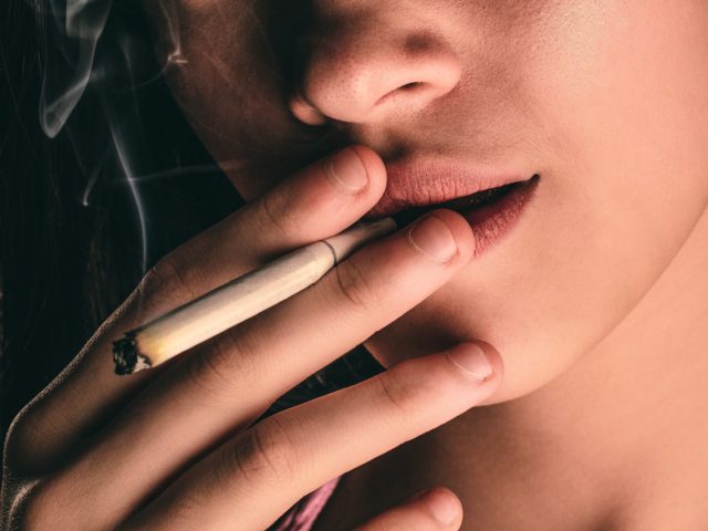 Έρευνα υποστηρίζει ότι το κάπνισμα σχετίζεται με αυξημένο κίνδυνο εμφάνισης ψυχικών νόσων