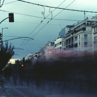 «Όλη νύχτα εδώ»: Ένα βιβλίο, πολλές μνήμες για την εξέγερση του Πολυτεχνείου