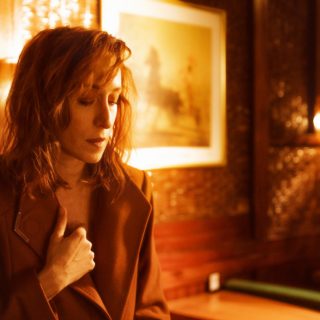 Με την Κόρα Καρβούνη στο Au Revoir Bar