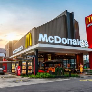 Η McDonald's αποπέμπει διευθύνοντα σύμβουλό της λόγω ερωτικής σχέσης με υπάλληλο