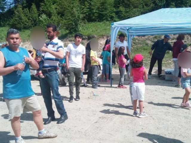 Έχει ξαναγίνει μπάρμπεκιου σε χωριό της Μακεδονίας και οι πρόσφυγες ήταν καλεσμένοι
