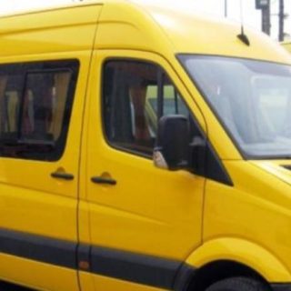 Πέντε παιδιά τραυματίστηκαν σε τροχαίο με σχολικό στη Βούλα