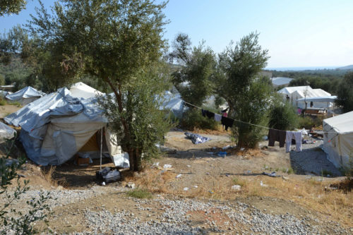 Μυτιλήνη: Νεκρή πρόσφυγας από φωτιά σε κοντέινερ στον καταυλισμό του Καρά Τεπέ