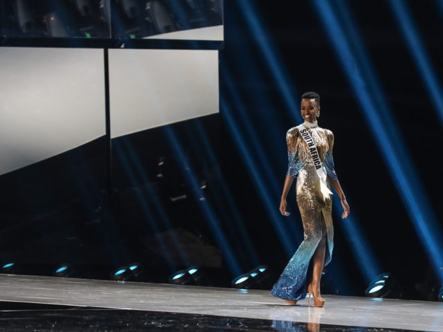 Μις Υφήλιος 2019: Νικήτρια η Ζοζιμπίνι Τούνζι από τη Νότια Αφρική [ΕΙΚΟΝΕΣ]
