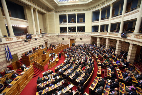 Βουλή: Το βράδυ η ψήφιση του νομοσχεδίου για τις δημόσιες συναθροίσεις