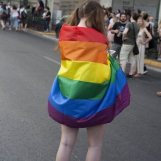 Ένα ουράνιο τόξο στο μαύρο του μίσους