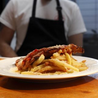 Steve’s: Πίσω από την πόρτα ενός πρώην συνεργείου στον Κεραμεικό κρύβεται ένα νέο νόστιμο μυστικό