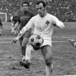 Η πρώτη δωρεάν ακαδημία ποδοσφαίρου στην Ελλάδα έρχεται από τον Μίμη Δομάζο και την αγάπη του για τα αδέσποτα