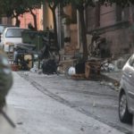 «Είδα τα ΜΑΤ να πατούν το κεφάλι του γιου μου» -Καταγγελία σοκ από πολίτη στο Κουκάκι [ΒΙΝΤΕΟ]