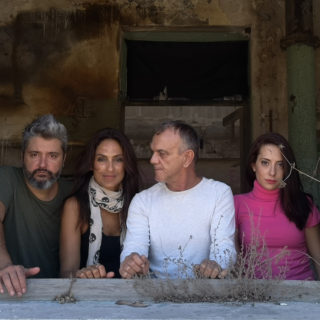 Ο Χρόνος Σταματά, μία συνταρακτική παράσταση