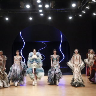 Οι πιο εντυπωσιακές δημιουργίες που είδαμε στην Εβδομάδα Υψηλής Ραπτικής του Παρισιού [ΕΙΚΟΝΕΣ]