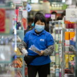 213 οι νεκροί από τον νέο κορονοϊό, σχεδόν 9.700 τα κρούσματα μόνο στην Κίνα