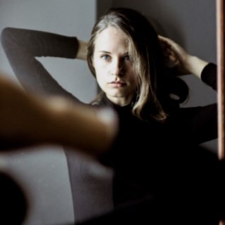 Στο πιάνο της η Hania Rani είναι ένα κορίτσι-θαύμα. Εκείνη θεωρεί αυτό που κάνει punk.