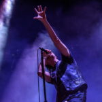 Αστυνομικοί διακόπτουν live των Strokes υπέρ του Μπέρνι Σάντερς. Tην ώρα που έπαιζαν το “New York City Cops”…