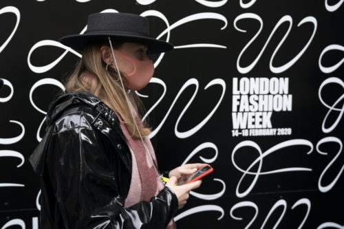 Θύμα του κορονοϊού Η Εβδομάδα Μόδας του Λονδίνου