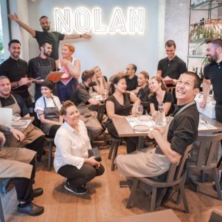 To Nolan μας καλεί «να γιορτάσουμε  σαν να είμαστε 4χρονα». Όπως άλλωστε κι εκείνο. (ΒΙΝΤΕΟ)