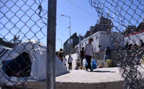 Προσφυγικό: Επίταξη για τα κλειστά κέντρα