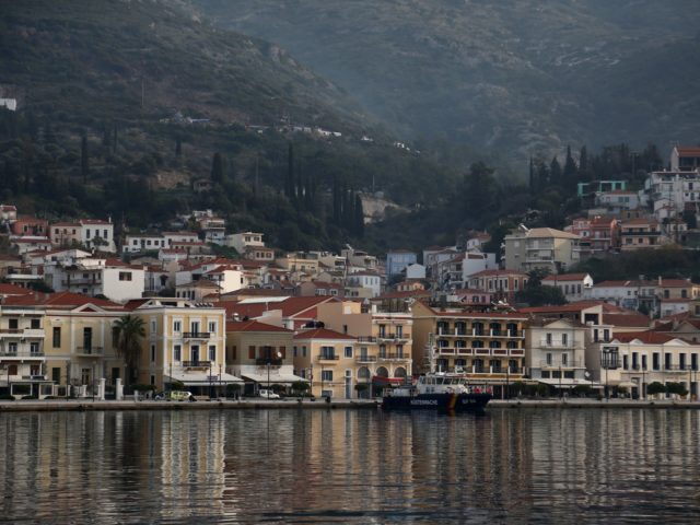 Σάμος: Στην άκρη της πόλης, μια παραγκούπολη αθλιότητας