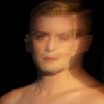 Οι Ιεροί Άνθρωποι του Ηλία Μαρούτση στο Θέατρο Αργώ